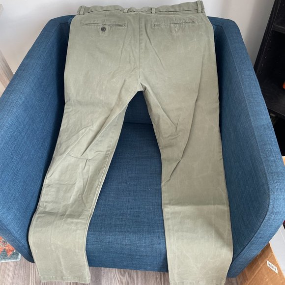 Gap Modern Khakis in Skinny Fit Deep Green Mens Size 32x30 - Picture 3 of 3